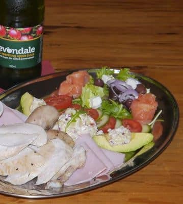 picnic basket food and drink